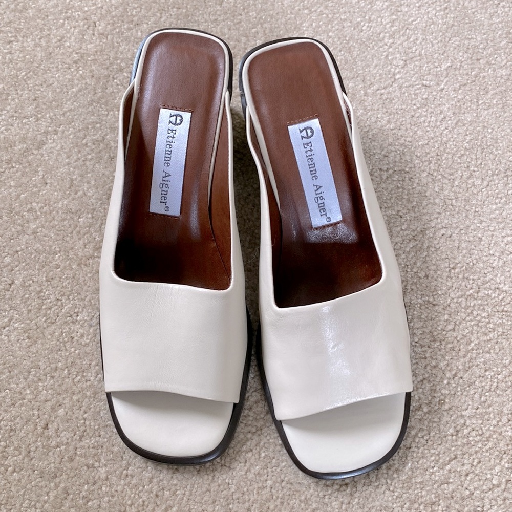 Etienne Aigner Vintage Style 7.5 Cream Cape Cod Leather Wedge Sandals - Like New
